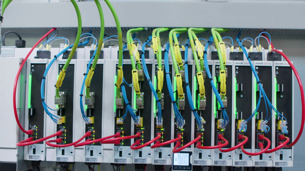 CUIR Corrugated Machinery et Bosch Rexroth - Solutions ctrlX DRIVE